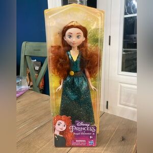 Disney Princess Royal Shimmer: Merida Doll